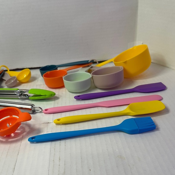 Colorful Kitchen Tool Set - Picture 3 of 3